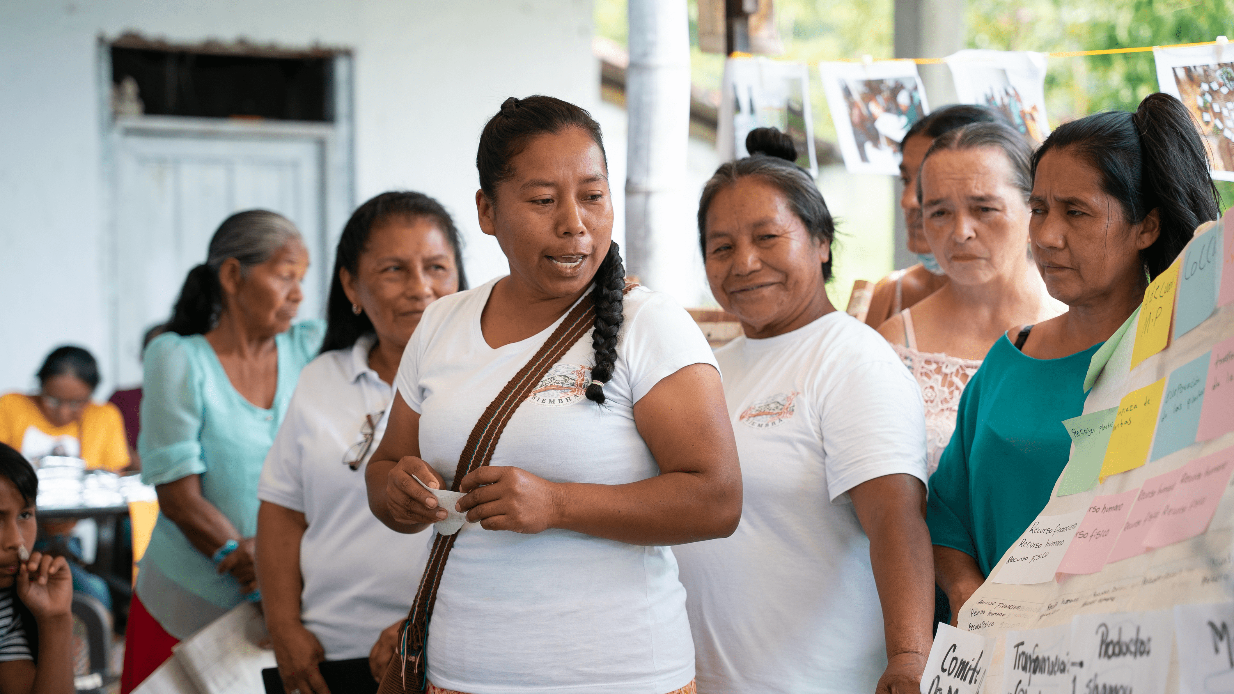 MUJERES